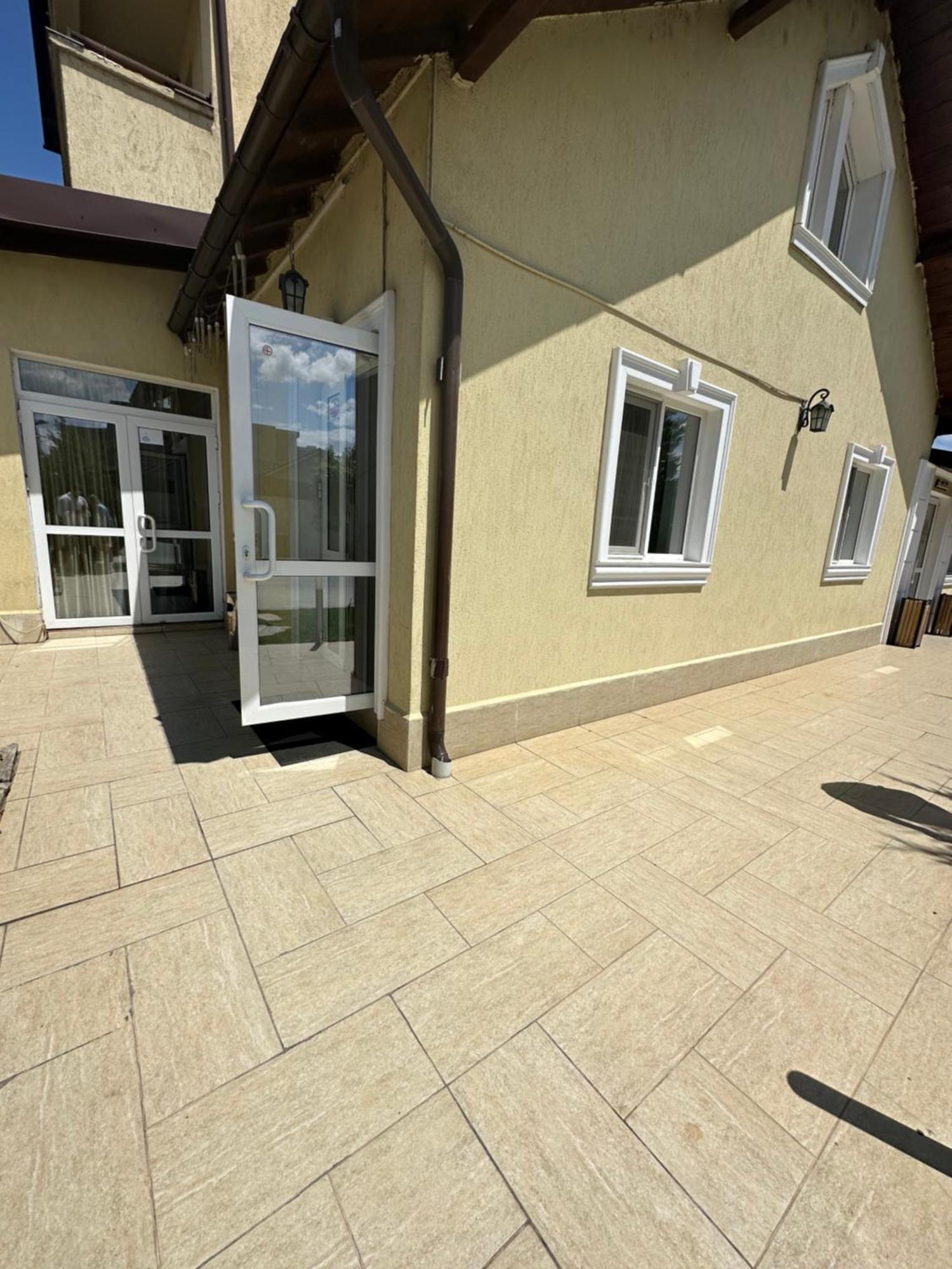 Cazare Arges Mall Pitesti Exterior photo